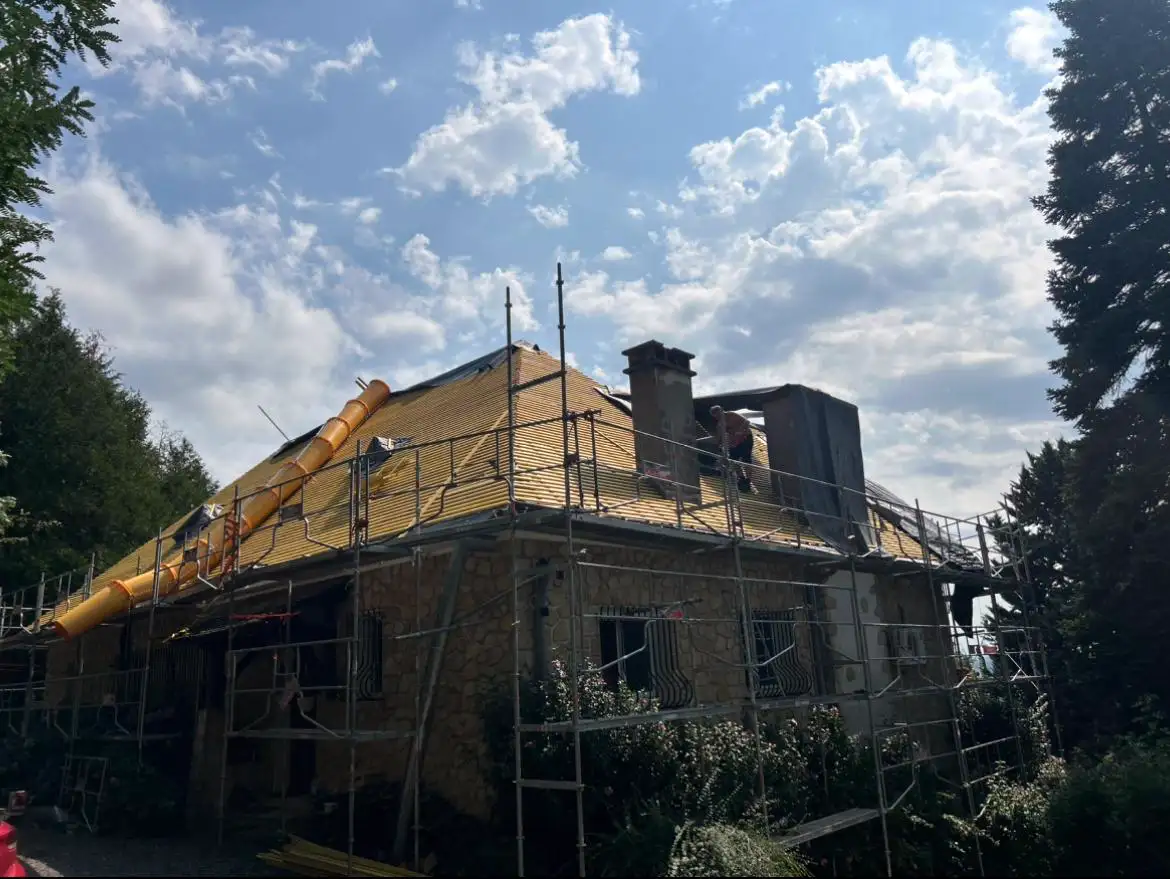 service de rénovation de toiture  à Cagnes